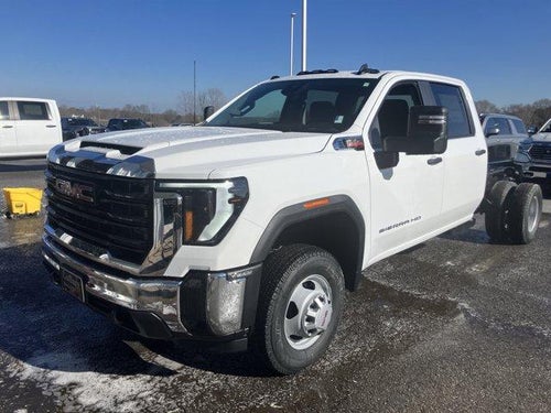 2026 GMC Sierra 3500 HD Chassis Cab Pro