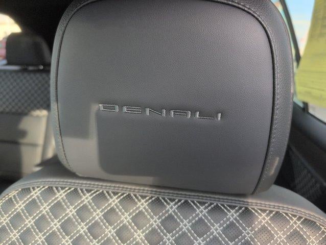 2025 GMC Acadia FWD Denali