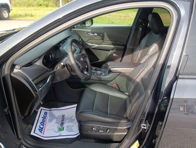 2022 Cadillac XT4 FWD Sport