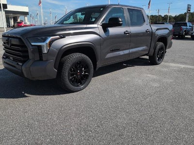 2024 Toyota Tundra 4WD SR5