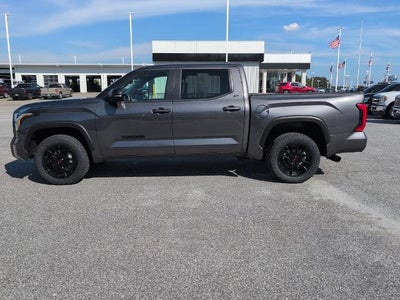 2024 Toyota Tundra 4WD SR5