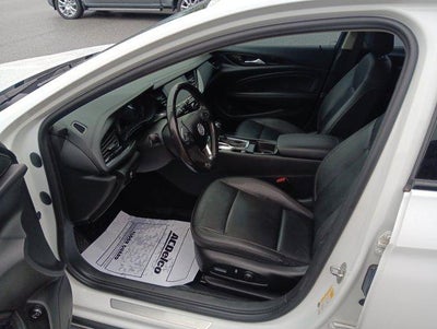 2019 Buick Regal TourX Essence