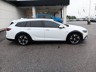 2019 Buick Regal TourX Essence