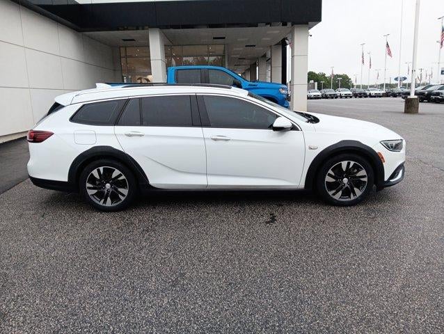 2019 Buick Regal TourX Essence